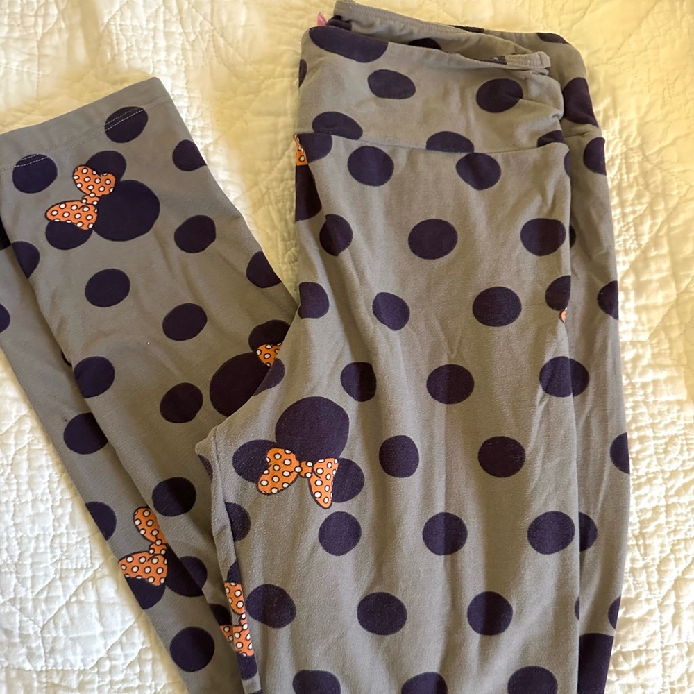 Lularoe Minnie Mouse butter leggings!